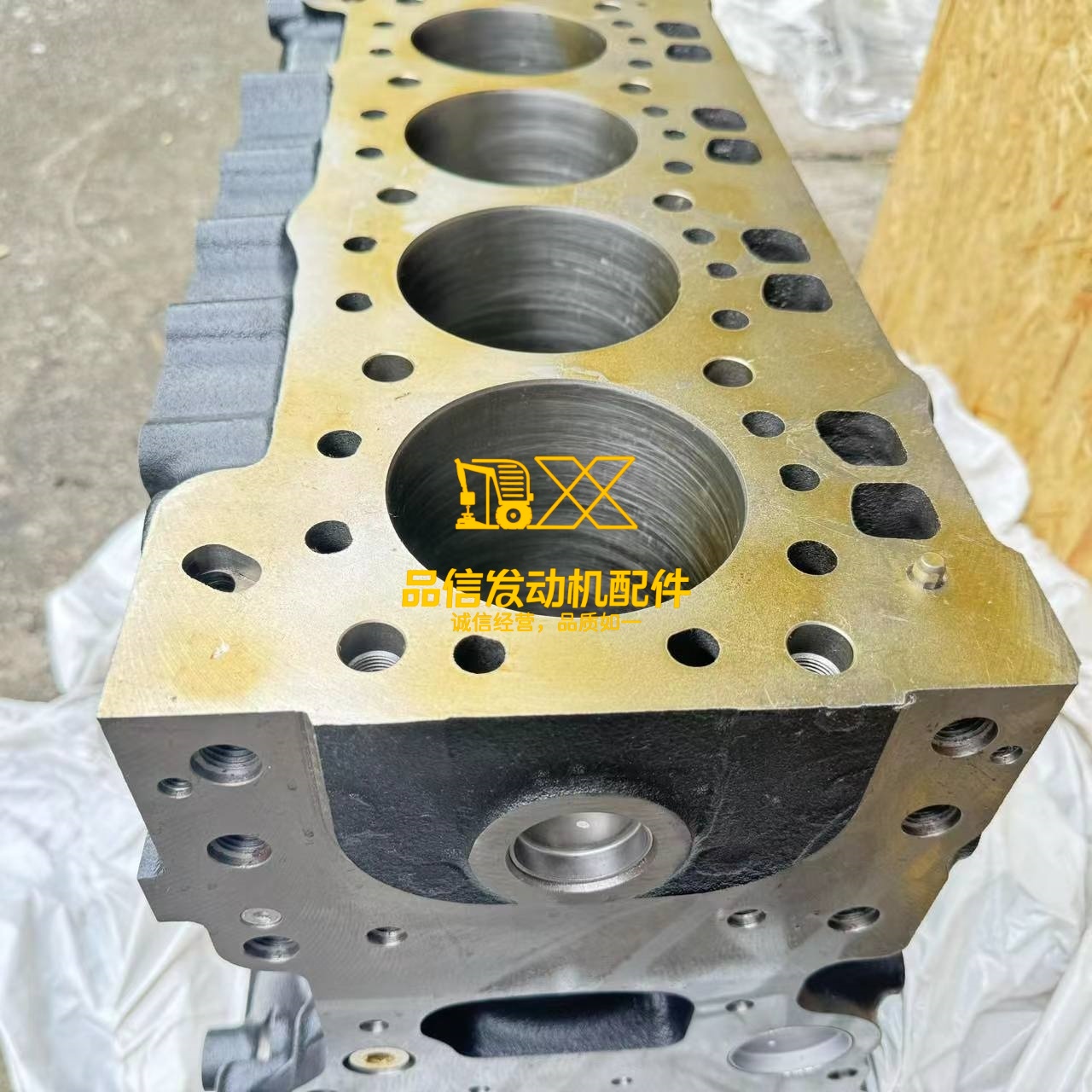 Isuzu Genuine Engine Cylinder Block 6HK1 8982069650 8970776360 02/801800