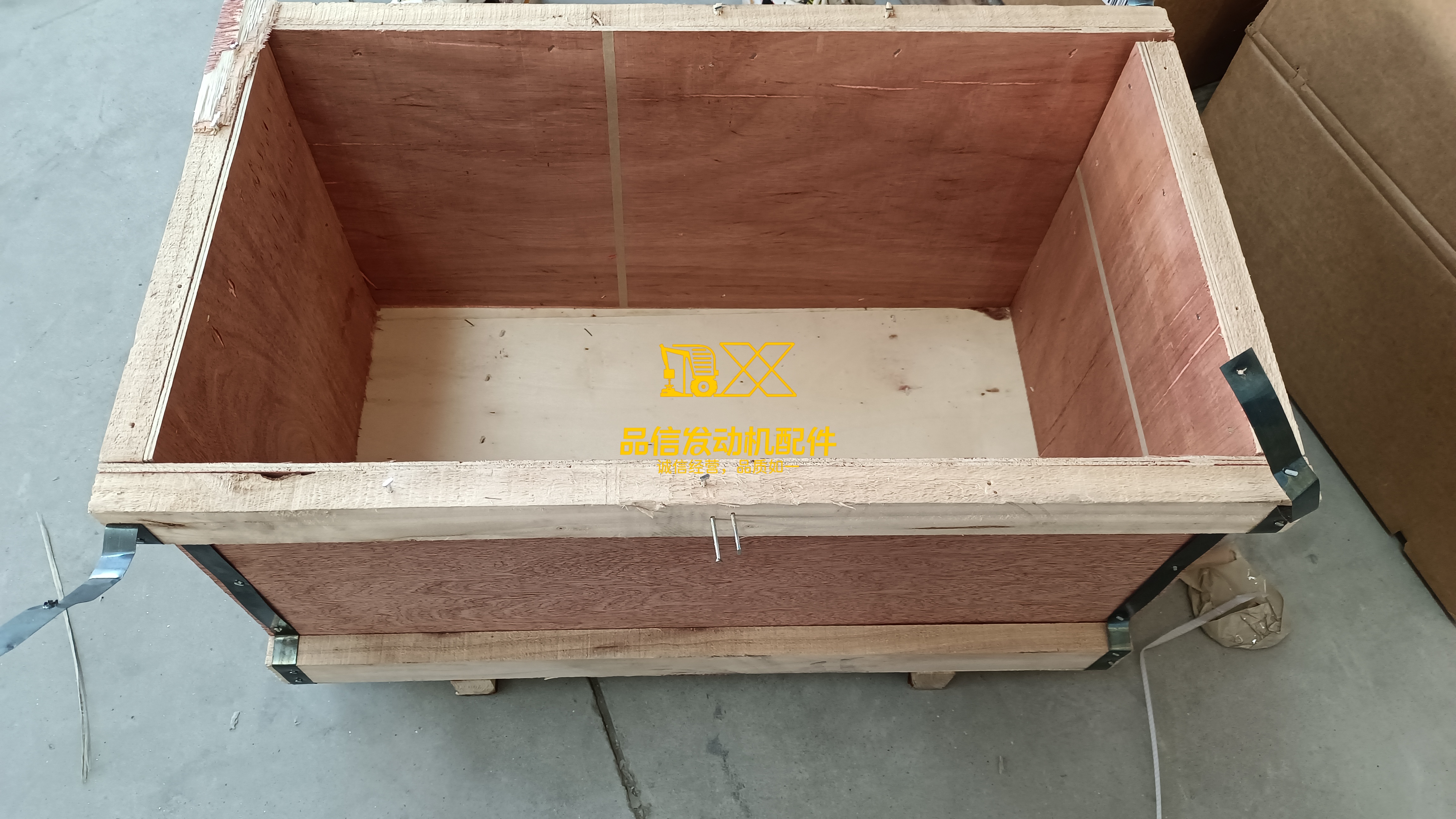 Dongfeng Cummins Marine Engine Parts NT855 Heat Exchanger 3166050 4914903 4914904 4296175 3655859