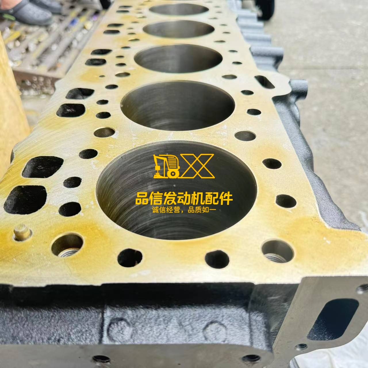 Isuzu Genuine Engine Cylinder Block 6HK1 8982069650 8970776360 02/801800