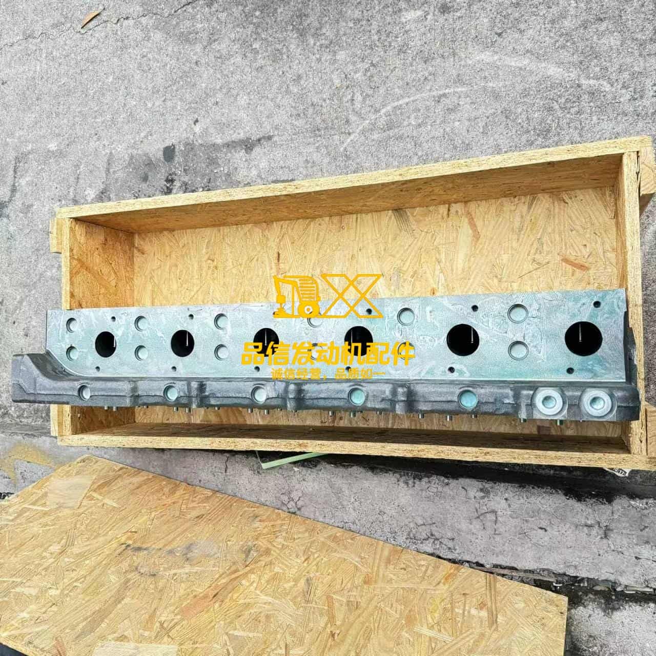 10R2602 | Caterpillar C13 Cylinder Head, Remanufactured (3050617)