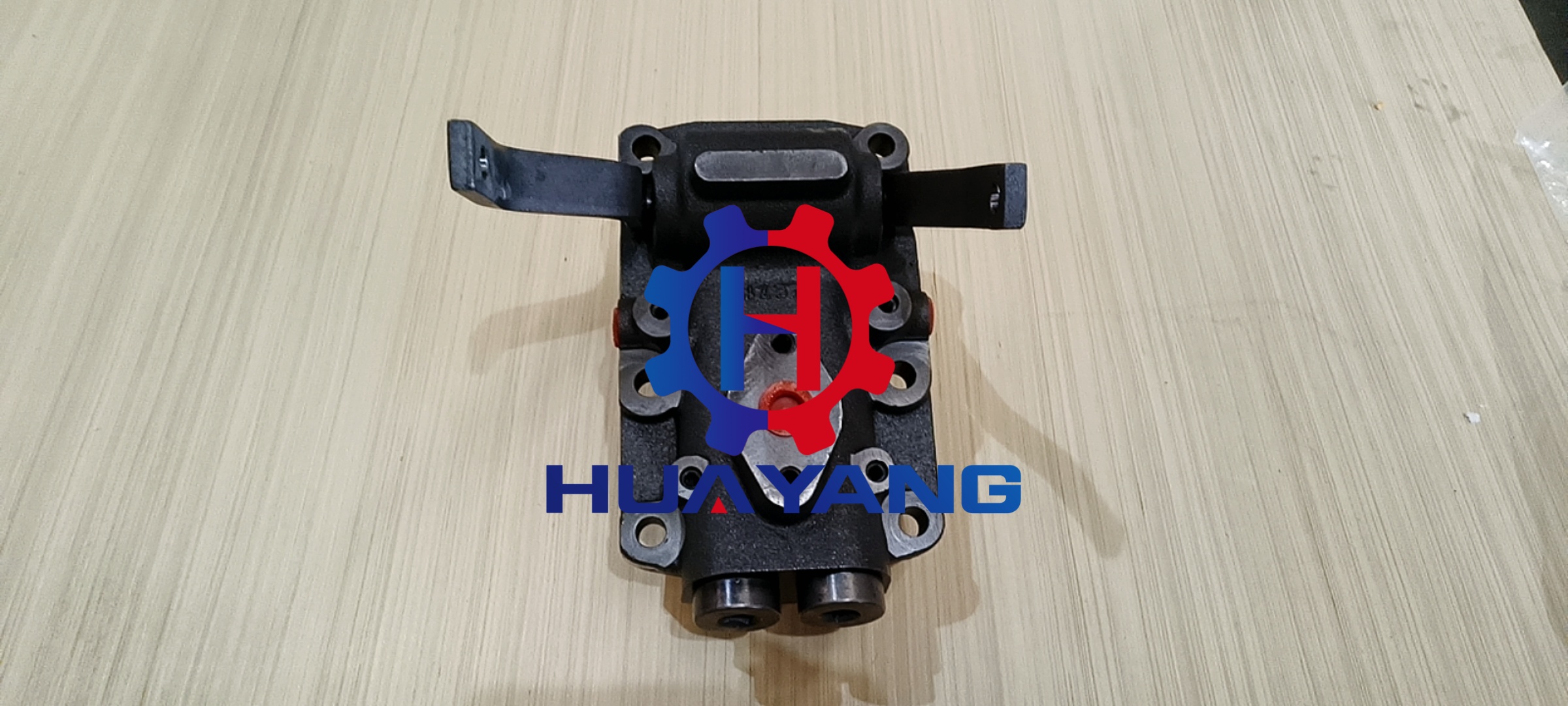 Komatsu D65E-8 steering valve assembly 144-40-00100