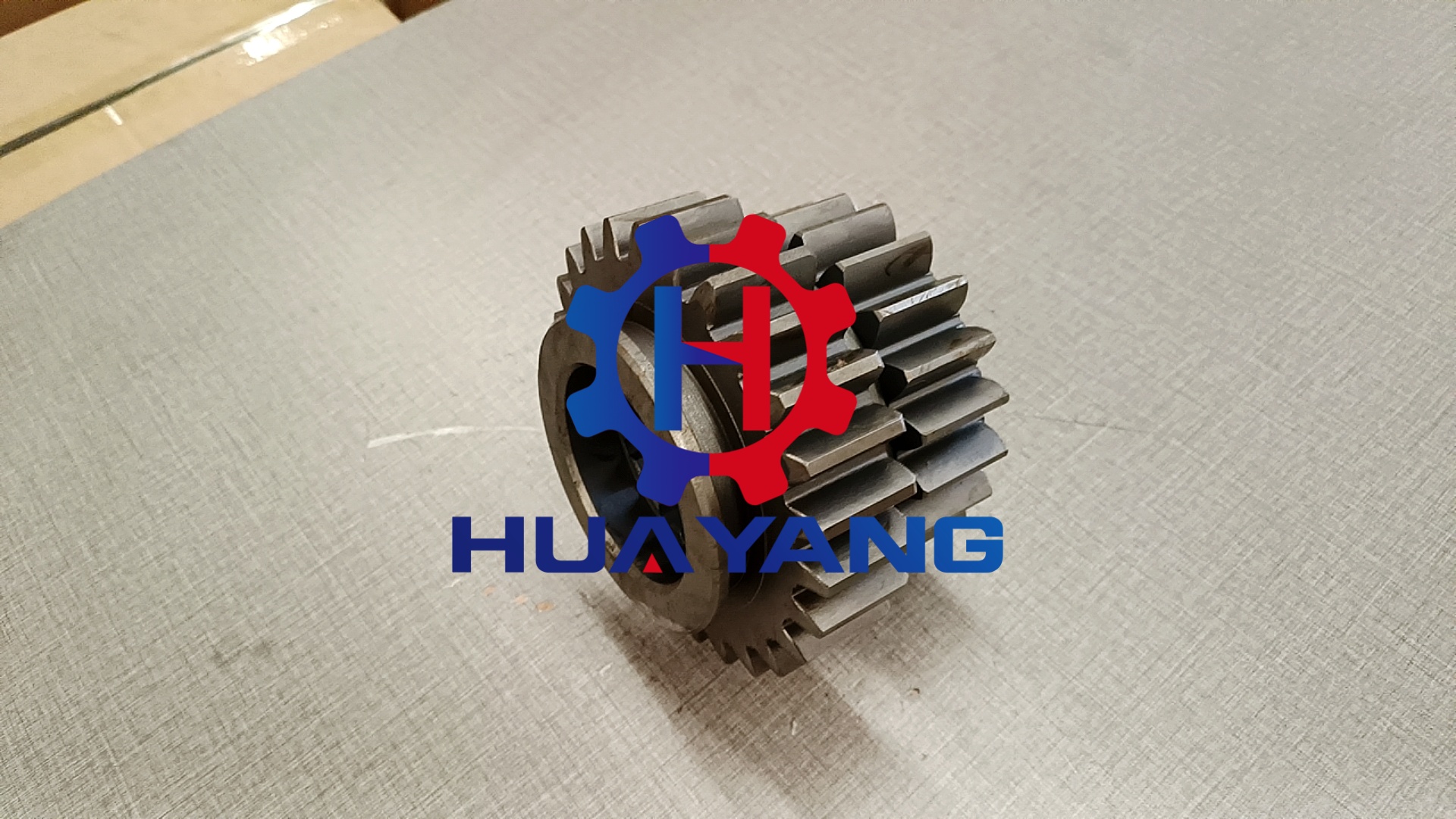 Komatsu GEAR 130-14-71140 NEW OEM