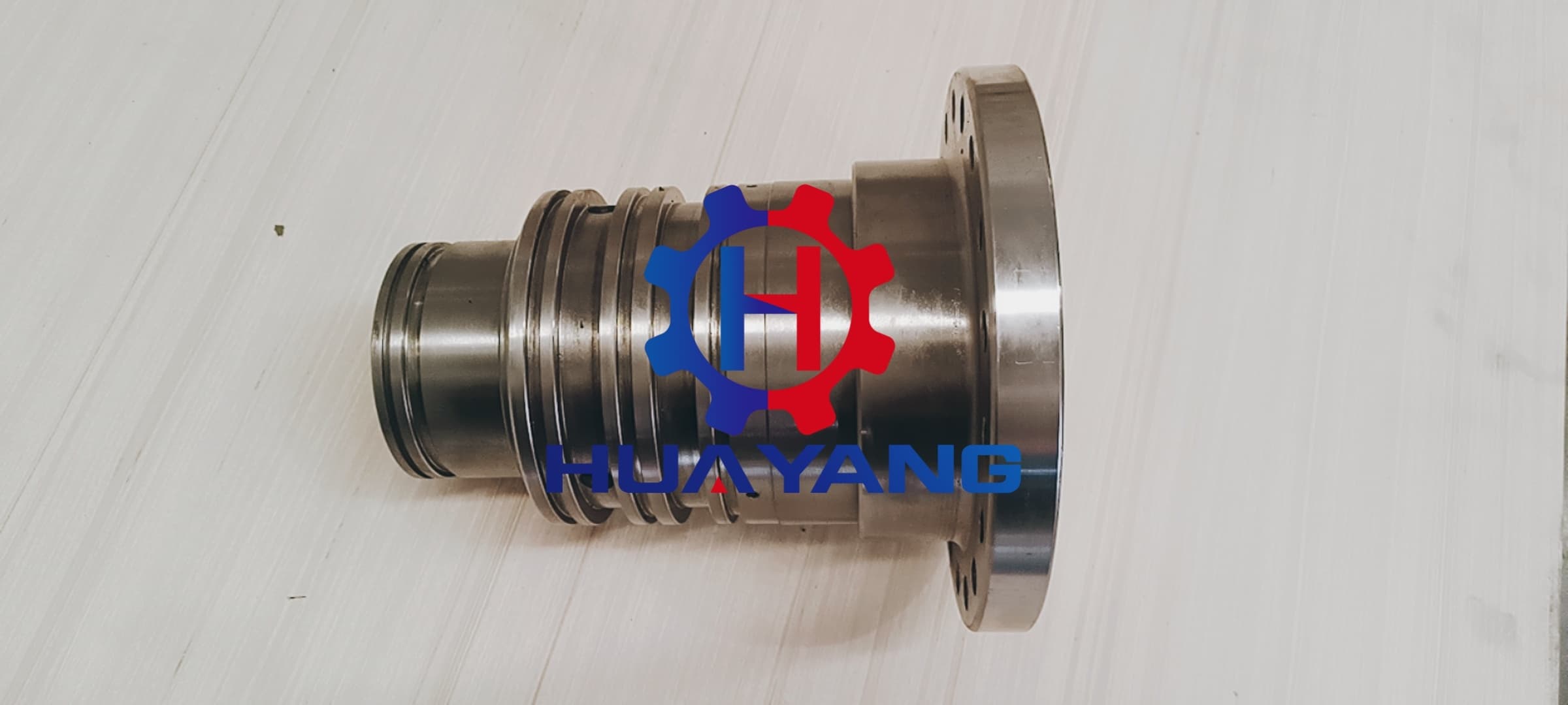 14X-22-14110 HUB D85ESS KOMATSU