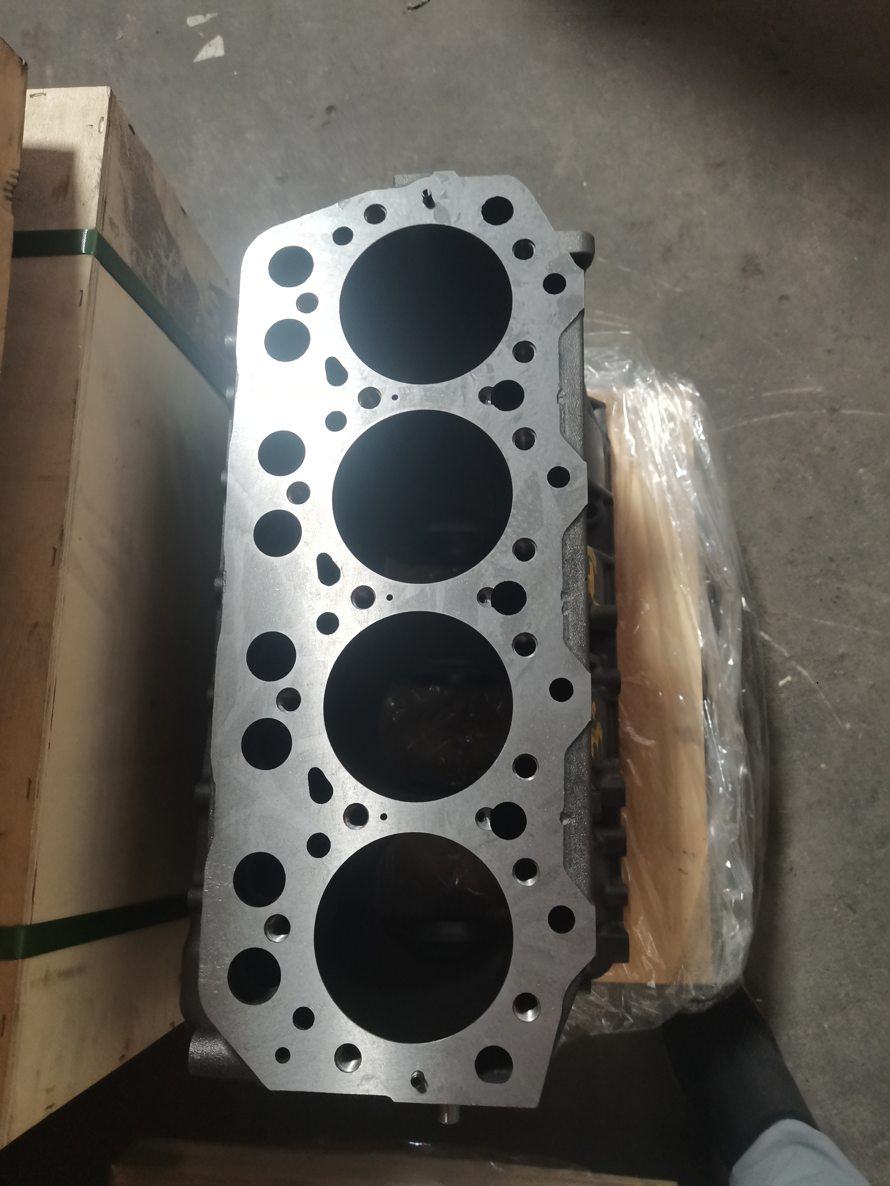 Mitsubishi 4D34 Cylinder Block ME012345 Replacement High-Quality Engine Parts for Excavators | Solve Excessive Oil Consumption