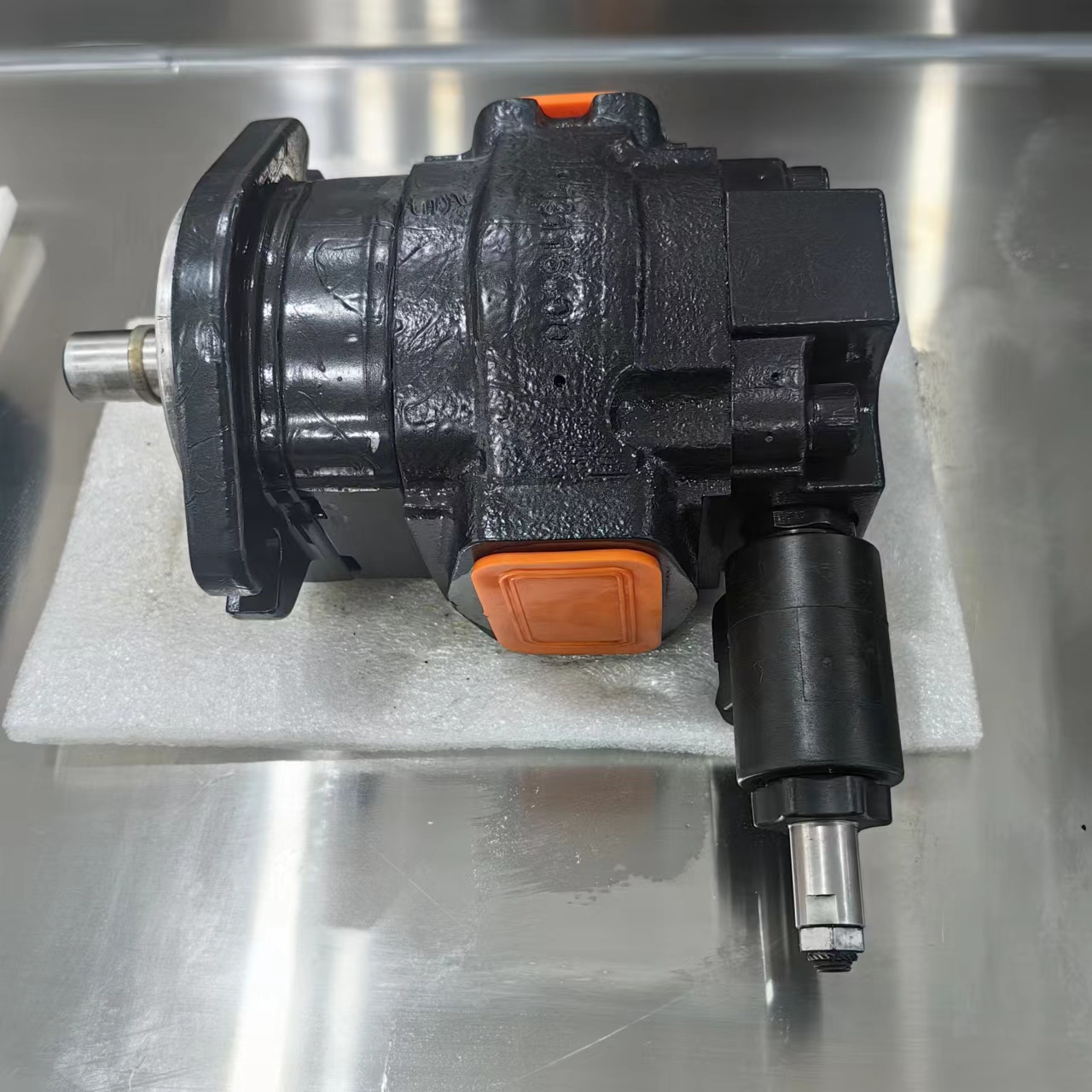 Revo 380/480 Excavator Hydraulic Pump Fan Motor