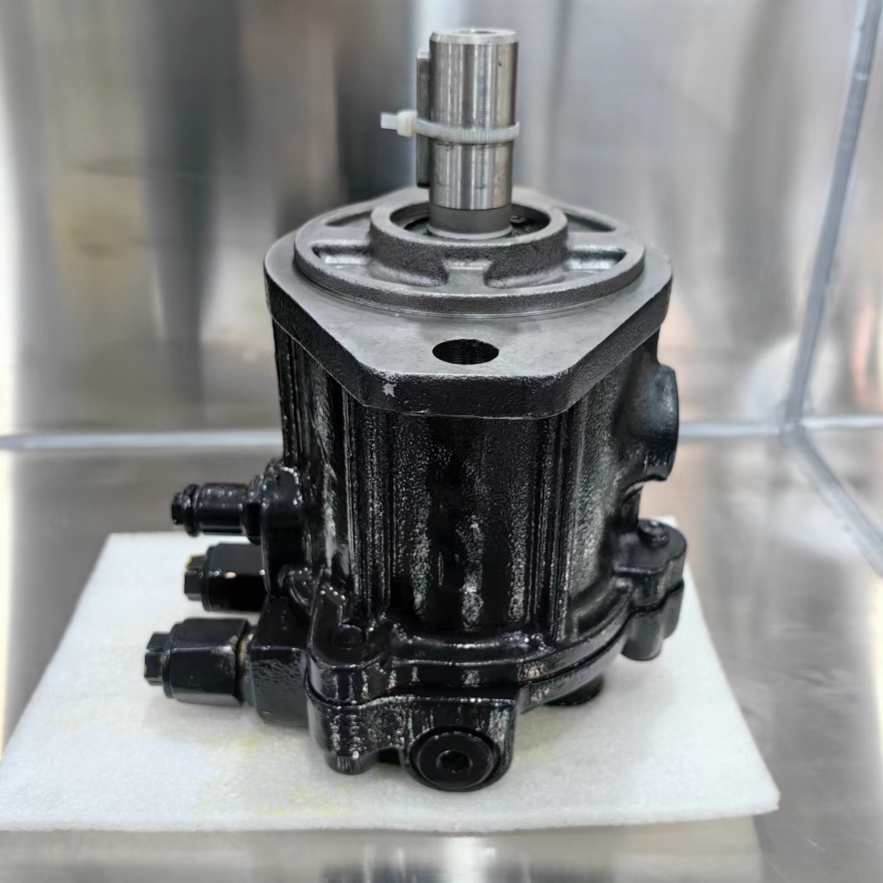 Sany 650 Excavator Hydraulic Pump Fan Motor KYB30