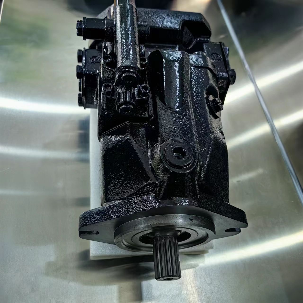 VOE11713293, 11713293 Volvo articulated truck hydraulic pump