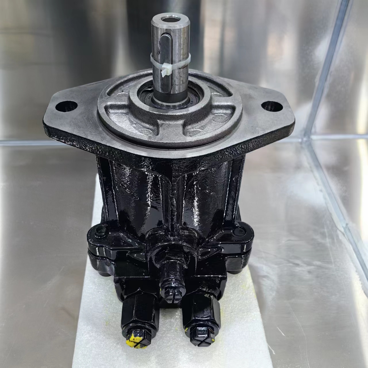 Sany 650 Excavator Hydraulic Pump Fan Motor KYB30