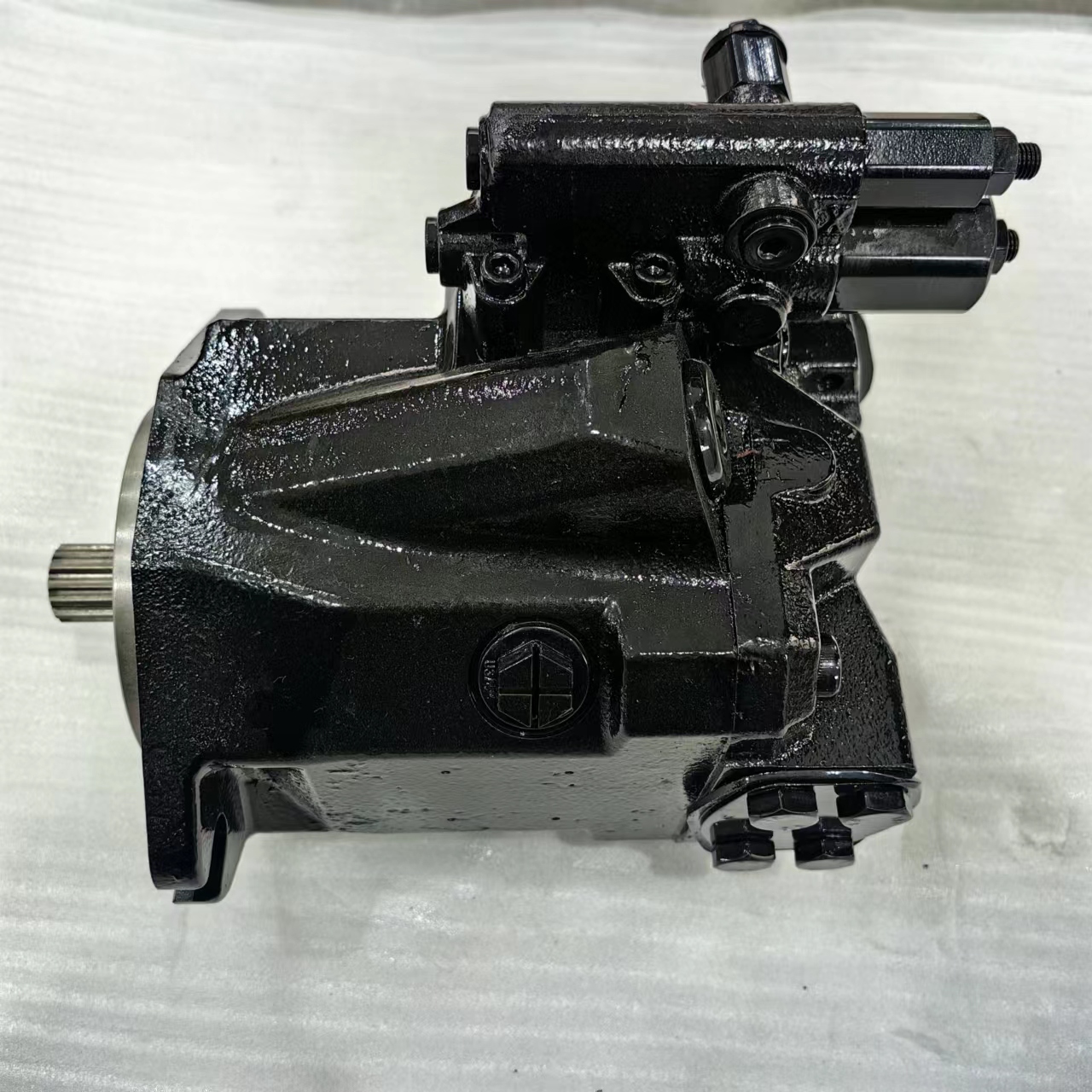 VOE11172358, 11172358 Volvo articulated truck hydraulic pump