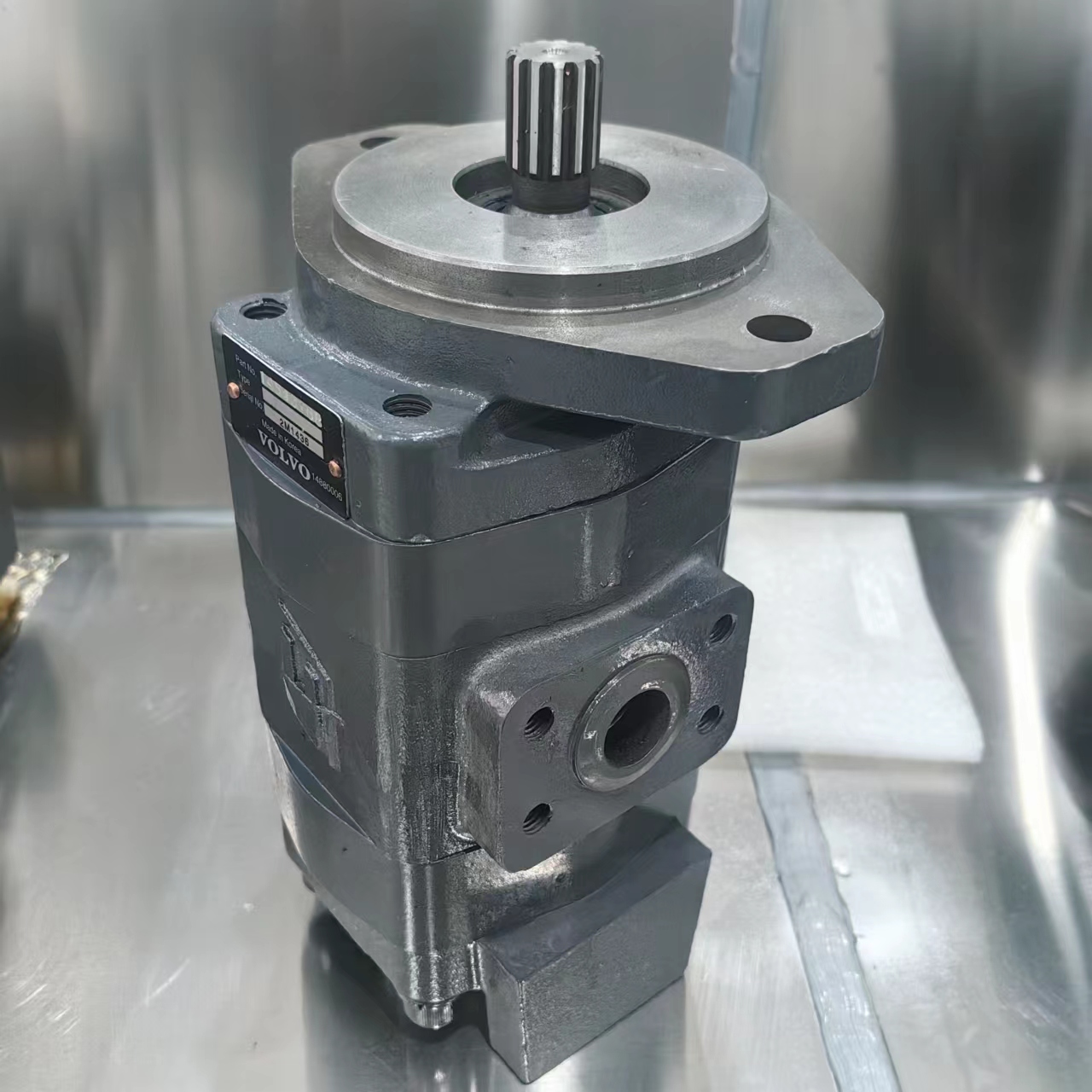 Volvo 700 Excavator Hydraulic Pump Gear Fan Pump