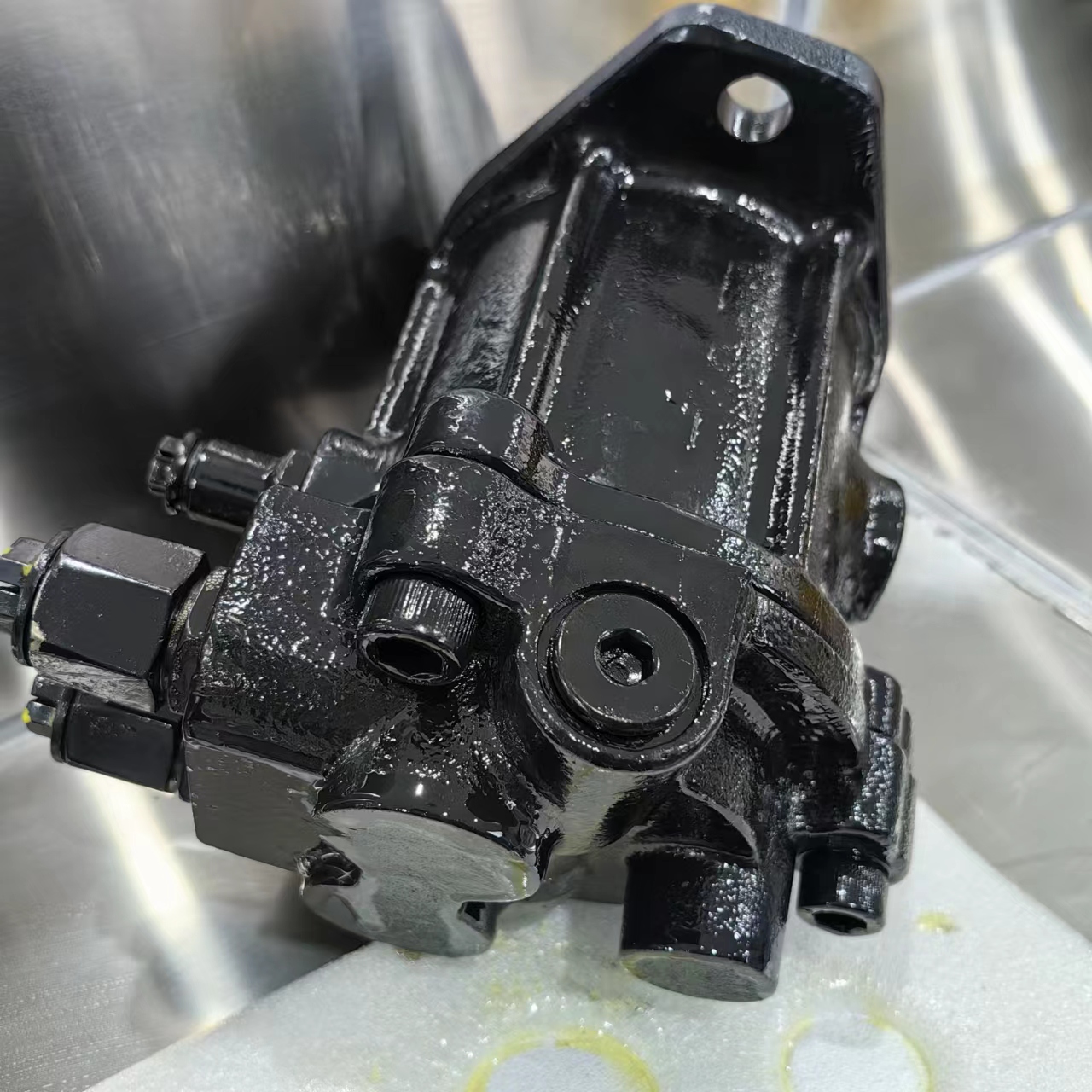 Sany 650 Excavator Hydraulic Pump Fan Motor KYB30