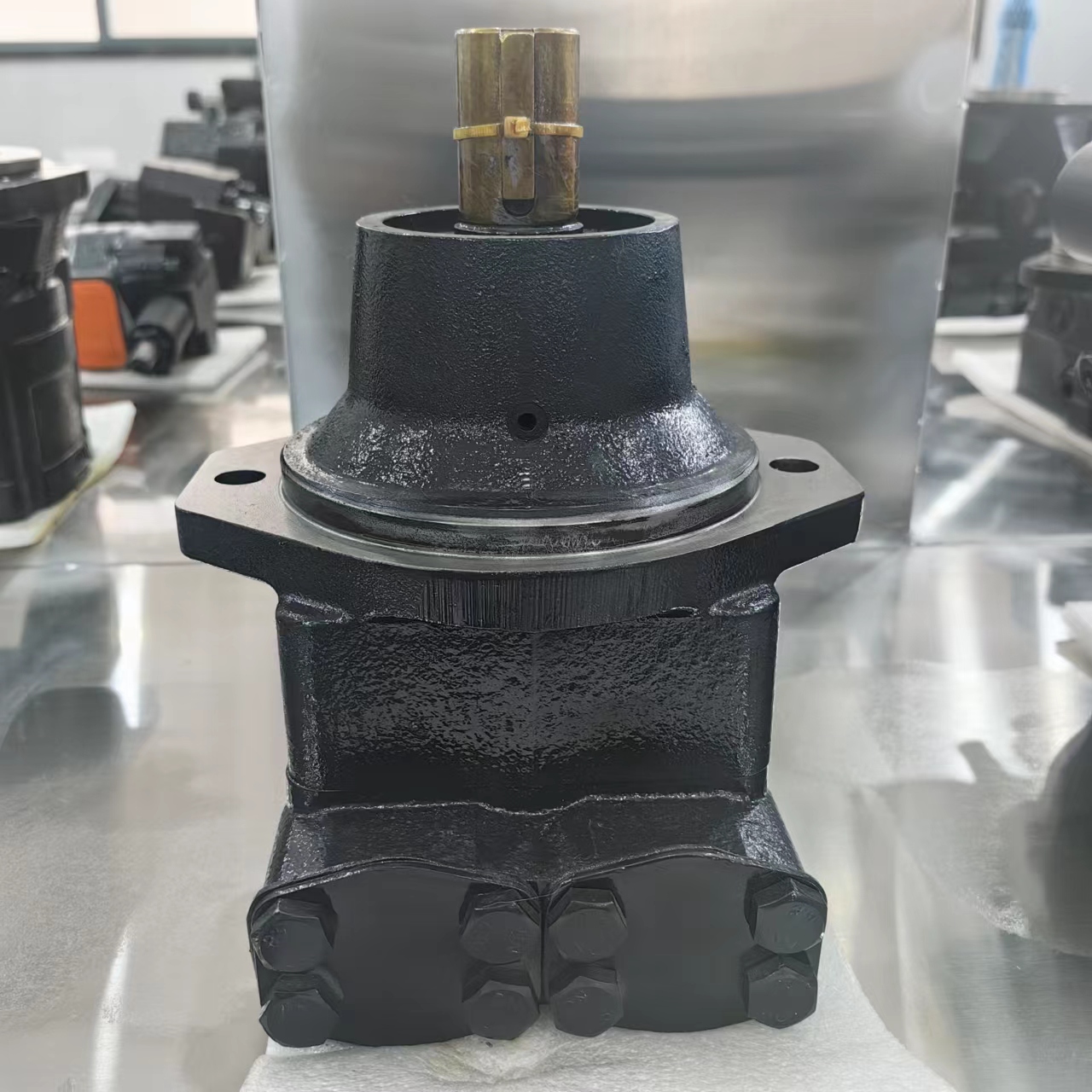 Liugong 950/XCMG 490 Excavator Hydraulic Pump Blade Fan Motor