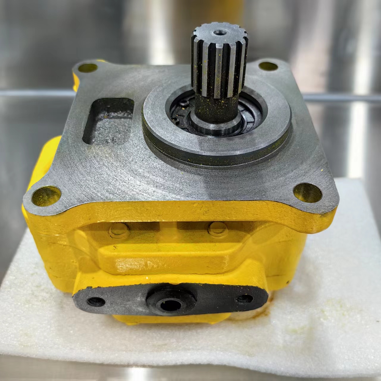 山推推土机液压泵齿轮款风扇泵