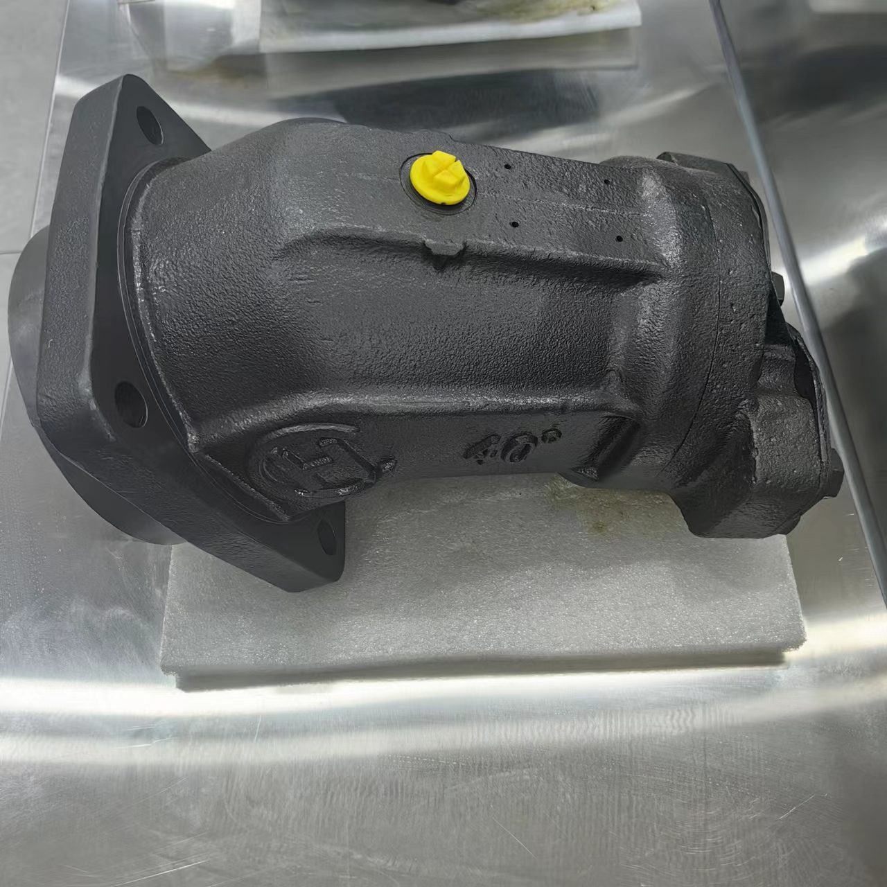 Hitachi 670 Excavator Hydraulic Pump Plunger Fan Motor