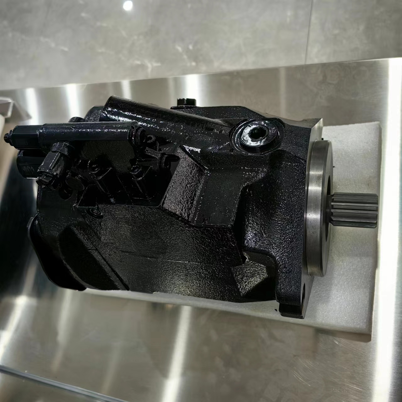 VOE11410664 VOE11173090 VOE11172711 Volvo articulated truck hydraulic pump