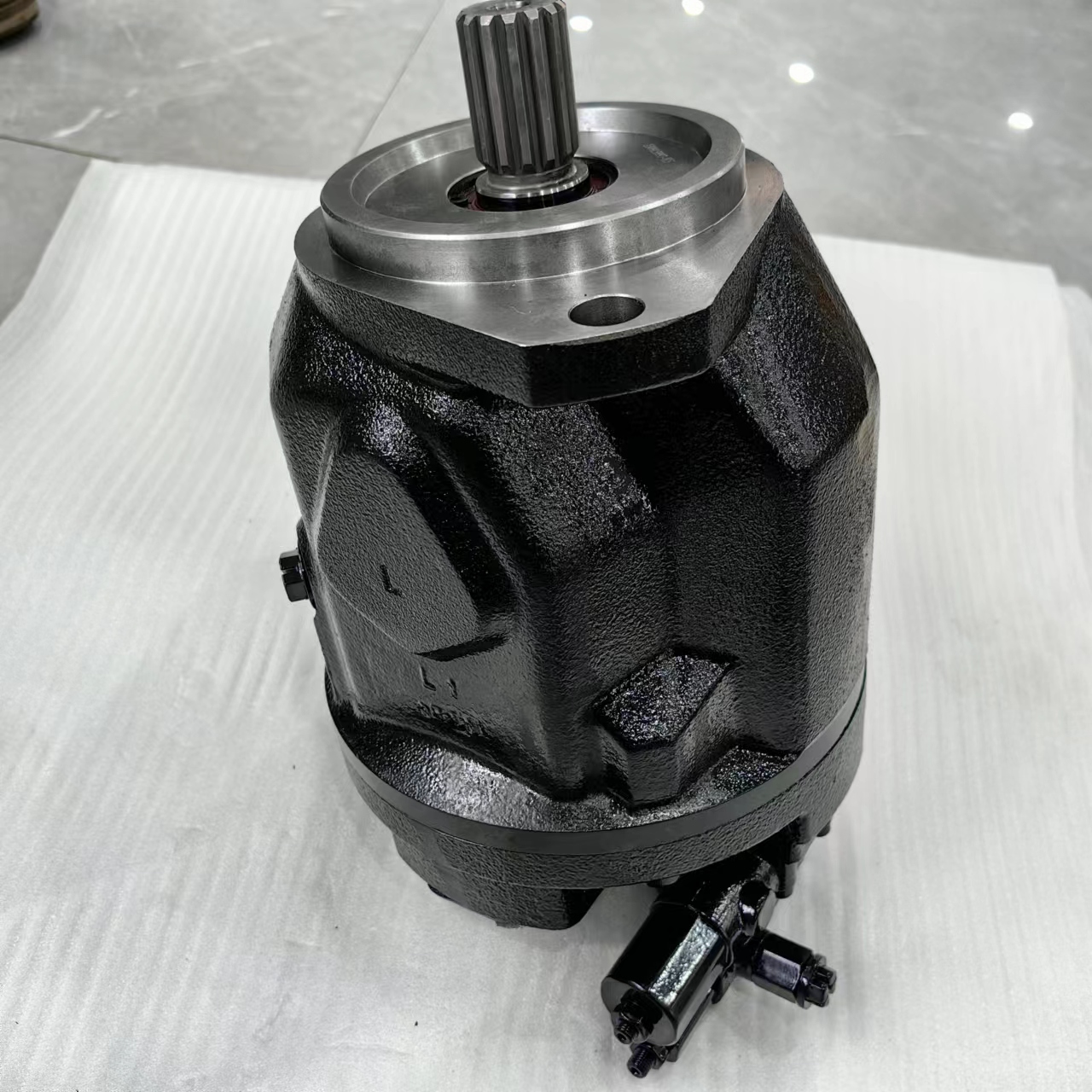 VOE11194650, 11194650 Volvo articulated truck hydraulic pump
