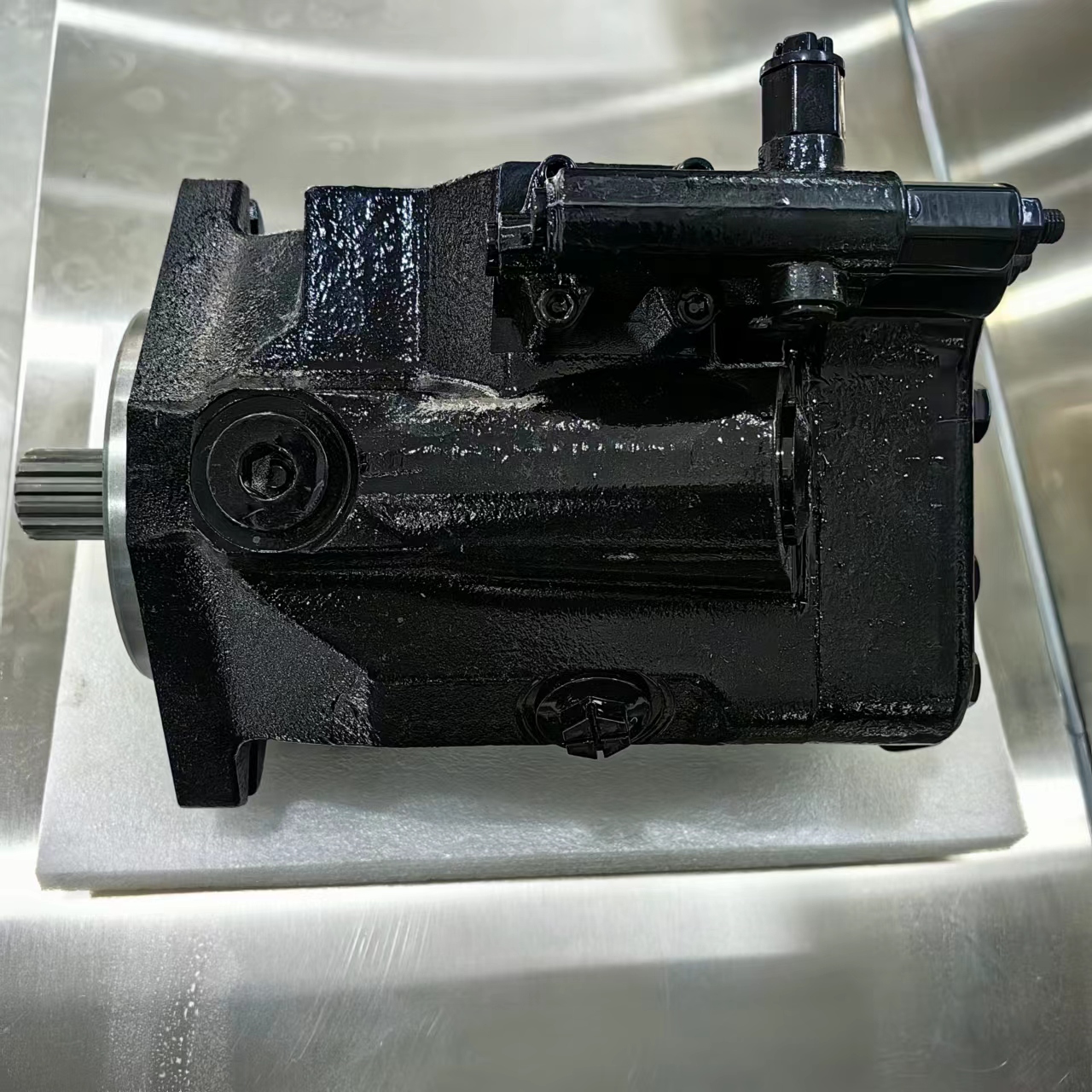 VOE11410664 VOE11173090 VOE11172711 Volvo articulated truck hydraulic pump