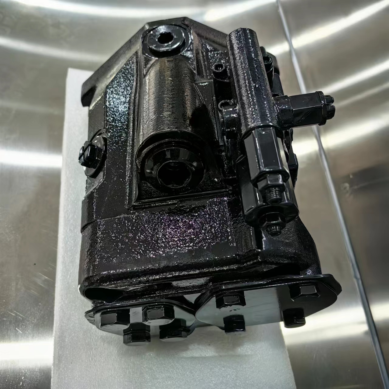 VOE11410664 VOE11173090 VOE11172711 Volvo articulated truck hydraulic pump