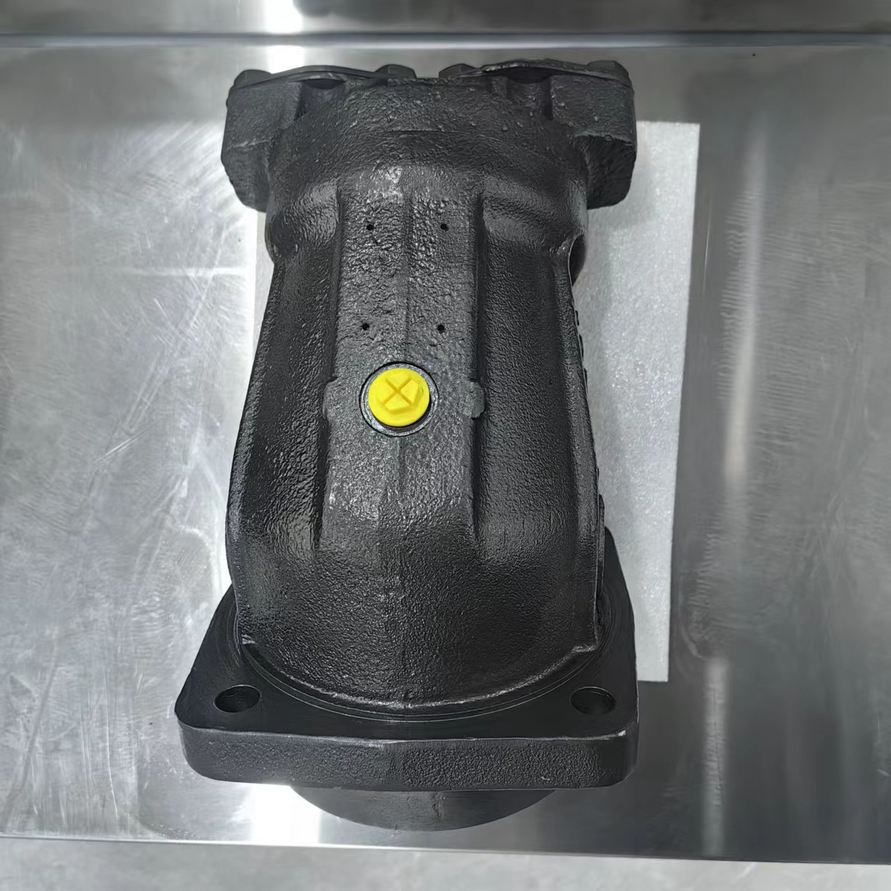 Hitachi 670 Excavator Hydraulic Pump Plunger Fan Motor