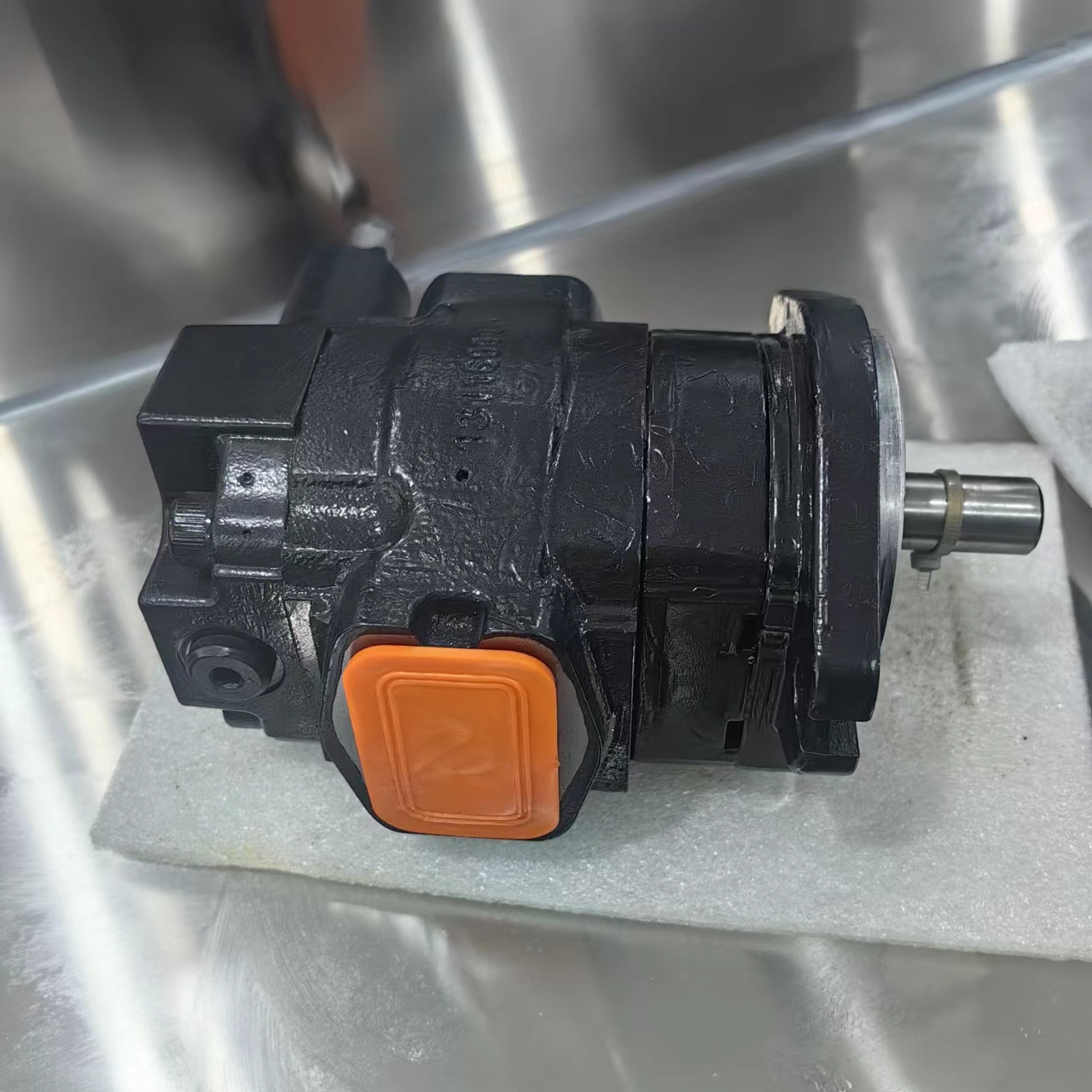 Revo 380/480 Excavator Hydraulic Pump Fan Motor
