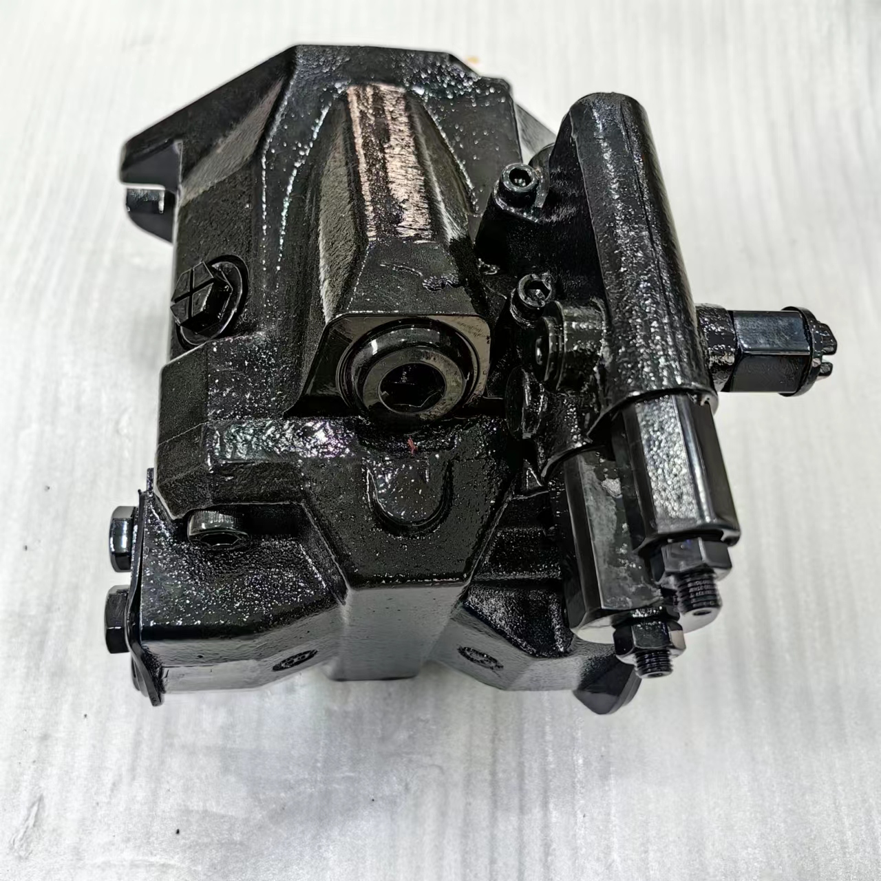 VOE11172358, 11172358 Volvo articulated truck hydraulic pump