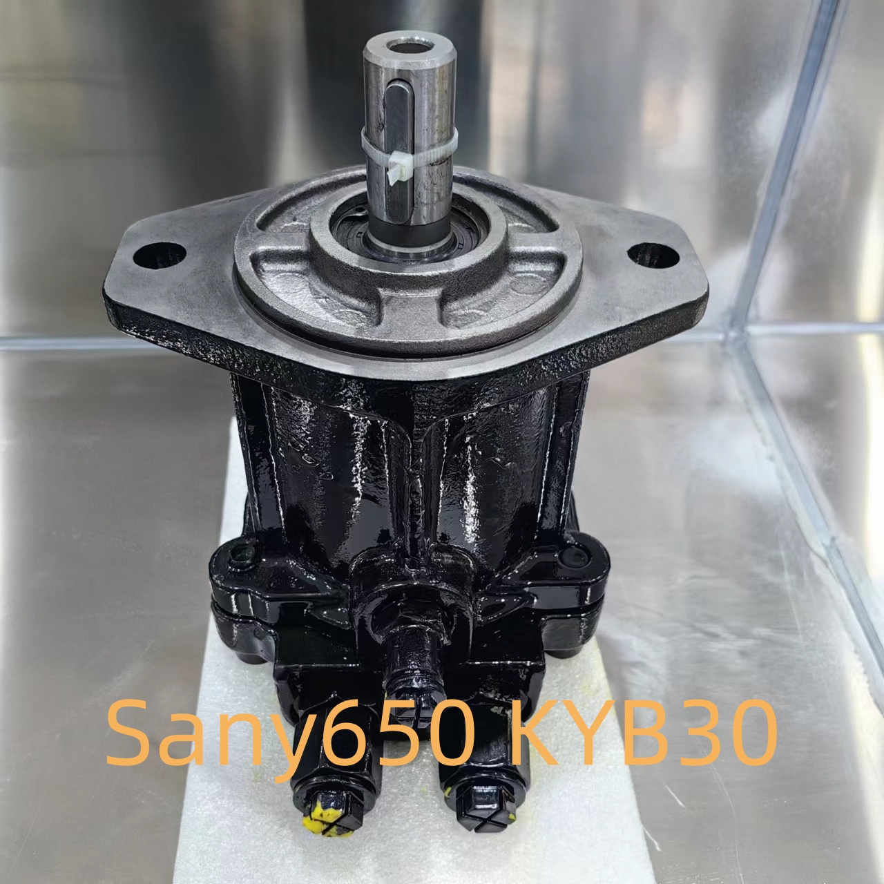 三一650挖掘机液压泵风扇马达KYB30